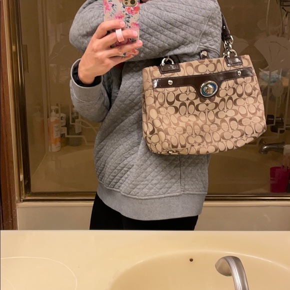 Signature Coach Brown Shoulder Bag - Picture 16 of 16